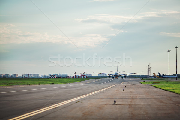Repülőgép kifutópálya kész felszállás égbolt technológia Stock fotó © d13