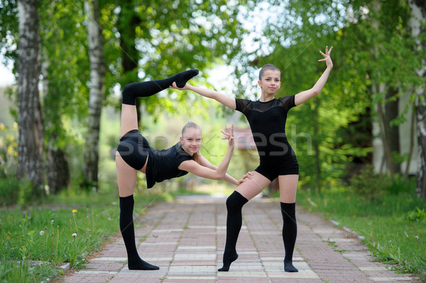 Teen rhythmischen zwei up Freien Frau Stock foto © d13