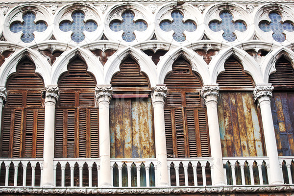 ősi épület elnyűtt homlokzat Velence Olaszország Stock fotó © d13