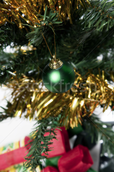 Crăciun decorare decoratiuni copac bilă cadou Imagine de stoc © danienel