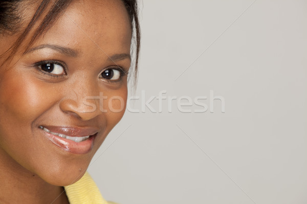 Destul de fericit frumos africa de sud femeie uita Imagine de stoc © danienel