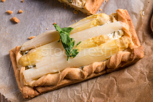 Kuşkonmaz pasta çiçekler ahşap akşam yemeği Stok fotoğraf © Dar1930