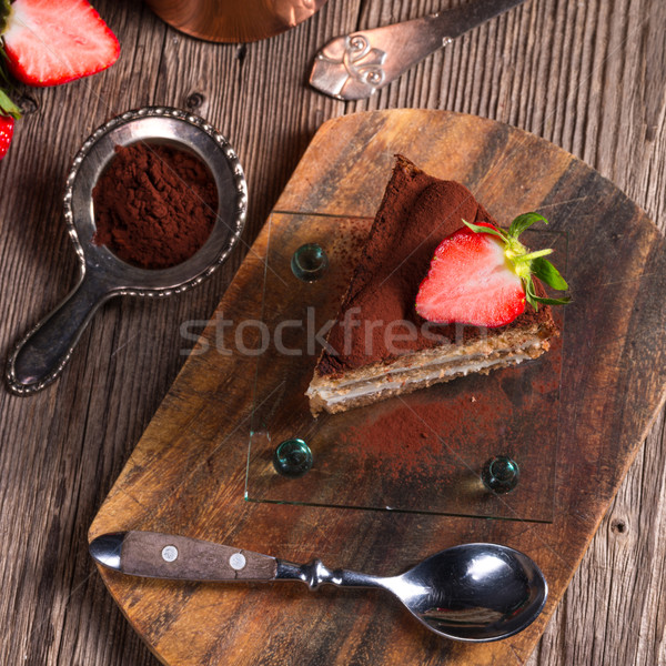 Tiramisu morangos fruto bolo restaurante jantar Foto stock © Dar1930