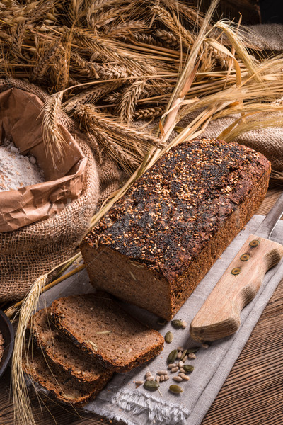 Házi készítésű teljes kiőrlésű kenyér természet kukorica gyönyörű friss Stock fotó © Dar1930