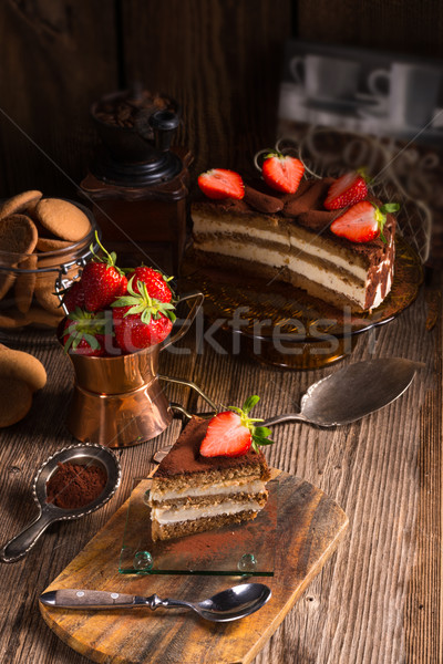 Tiramisu truskawek owoców ciasto restauracji obiedzie Zdjęcia stock © Dar1930