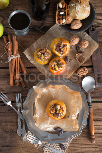 Apfel mit Nuss Karamell Füllung Stock photo © Dar1930