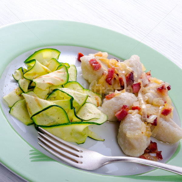 Lard courgettes alimentaire plaque salade Europe Photo stock © Dar1930