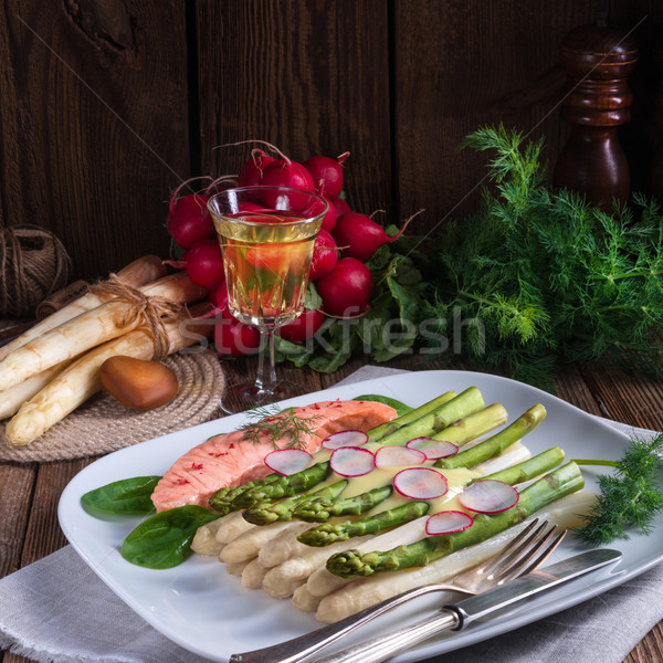 Espargos salmão peixe garfo branco almoço Foto stock © Dar1930