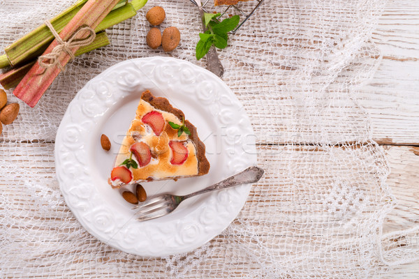 Rhabarber Kuchen Mandeln Obst Kuchen Tabelle Stock foto © Dar1930