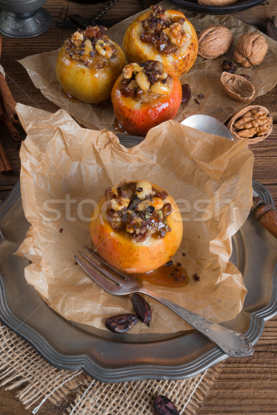 Apfel mit Nuss Karamell Füllung Stock photo © Dar1930