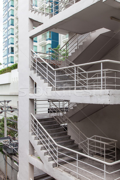 Escada edifício parque de estacionamento fundo metal janela Foto stock © darkkong