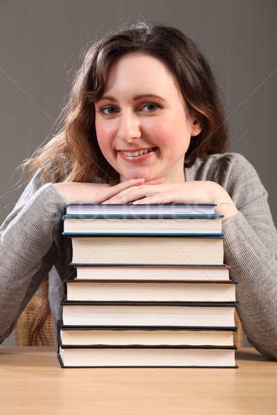 Schönen glücklich Studenten Sitzung Studie Pfund Stock foto © darrinhenry