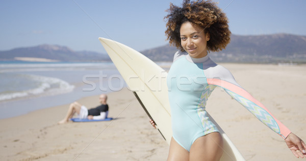 ストックフォト: 女性 · ポーズ · サーフボード · 着用 · 水着 · 男性
