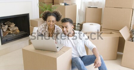 Stockfoto: Jonge · zwarte · paar · bewegende · nieuw · huis · zitten