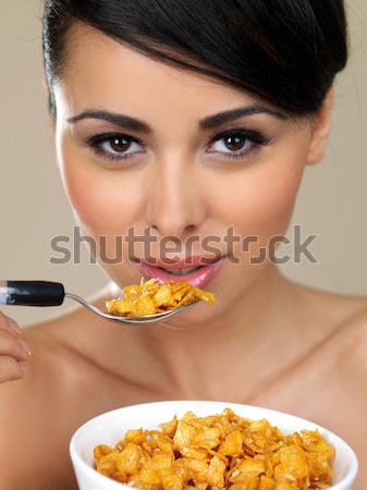 Porträt Schönheit schöne Frau Essen Cornflakes Frau Stock foto © dash