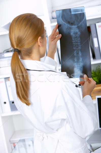 Kadın doktor cerrahi xray resim Stok fotoğraf © dash