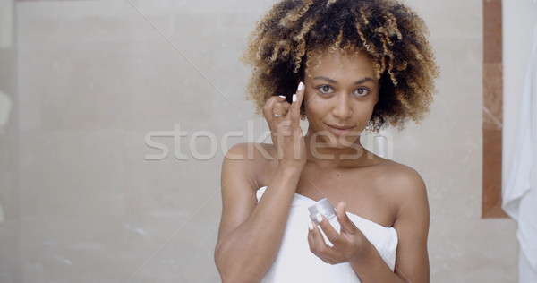 Mujer cosméticos crema crema hidratante cara Foto stock © dash