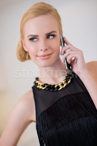 Pretty woman chiamando telefono bella Foto d'archivio © dash
