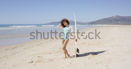 Foto stock: Mulher · sessão · conselho · mulher · jovem · boné