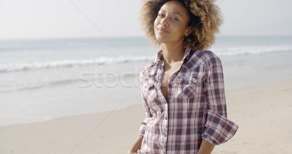 Stok fotoğraf: Güzel · genç · kadın · plaj · mutlu · yavaş