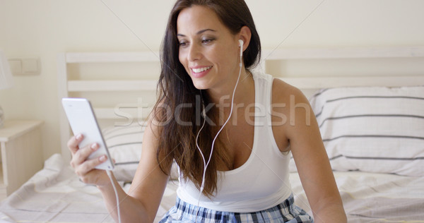 Felice donna ascolto orecchio tablet ridere Foto d'archivio © dash