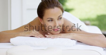 Zdjęcia stock: Ciekawy · kobieta · spa · tabeli · biały · ręczniki