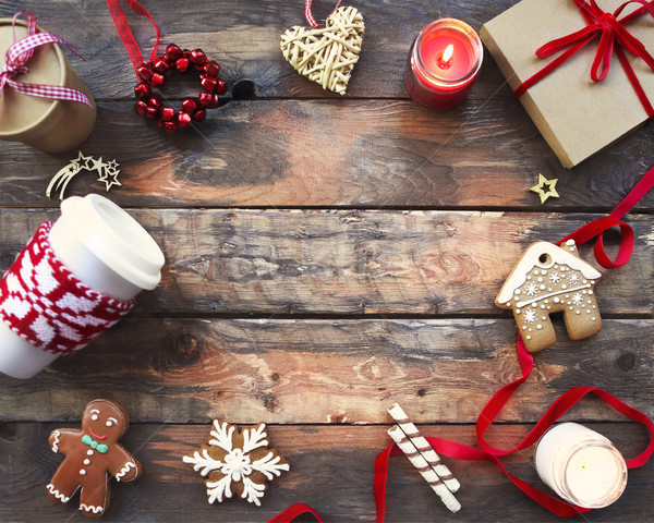 Christmas decoraties kaarsen geschenkdoos man koffie Stockfoto © dashapetrenko
