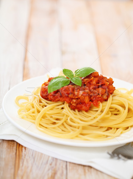 Сток-фото: спагетти · белый · пластина · деревянный · стол · лист · кухне