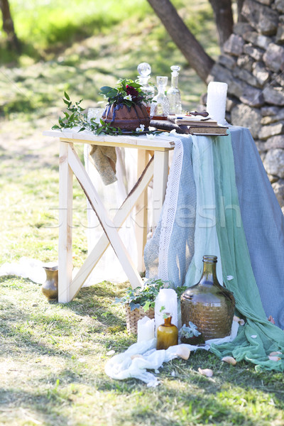 Gâteau décoré fleurs trois whiskey lumière [[stock_photo]] © dashapetrenko