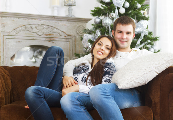 Stock fotó: Fiatal · pér · ül · kanapé · karácsonyfa · fiatal · boldog