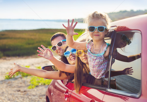 Foto stock: Retrato · sorridente · família · dois · crianças · praia