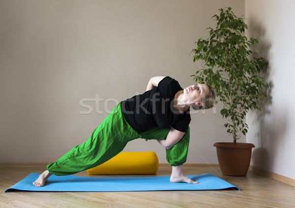 [[stock_photo]]: Yoga · âge · moyen · fille