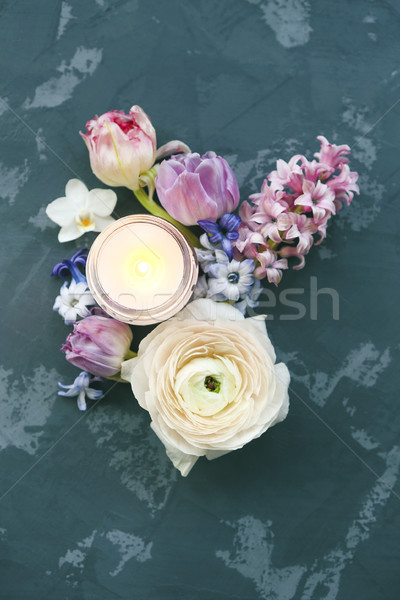 ünnepi meghívó gyönyörű virágok sötét gyertya Stock fotó © dashapetrenko