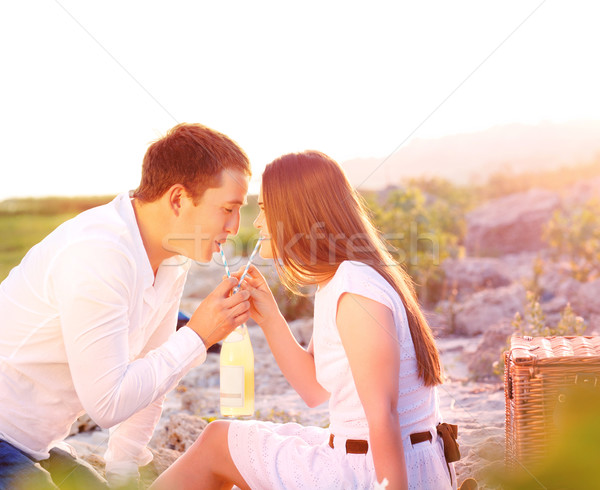 [[stock_photo]]: Jeunes · heureux · couple · amour · été · pique-nique
