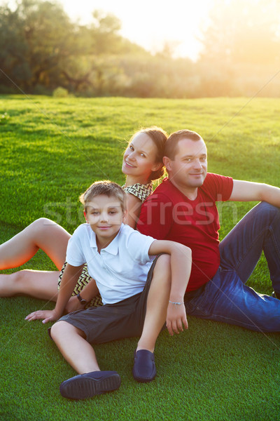 Foto stock: Família · feliz · filho · sessão · grama · parque · verão