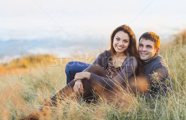 [[stock_photo]]: Portrait · jeunes · heureux · couple · rire · froid