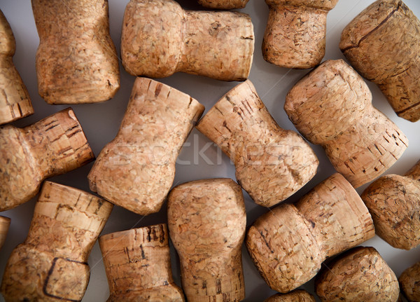 Verouderd wijnfles houten muur restaurant Stockfoto © dashapetrenko