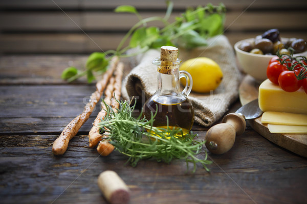 Italiană produse alimentare ingrediente dincolo de fundal tabel Imagine de stoc © dashapetrenko