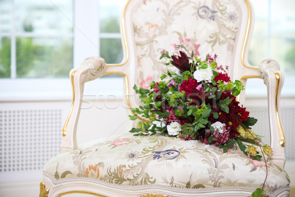 婚禮花束 肉質 花卉 復古風格 異常 椅子 商業照片 © dashapetrenko