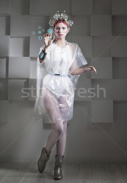 吸引力 金發碧眼的女人 觸摸 鈕 虛擬 接口 商業照片 © dashapetrenko