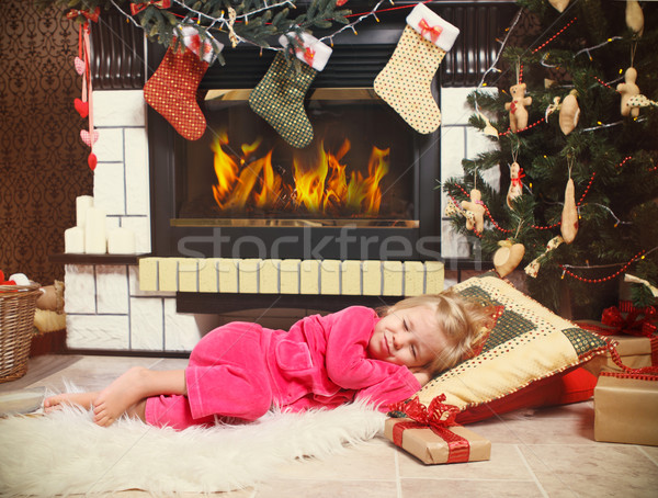 Stock fotó: Kicsi · aranyos · lány · alszik · karácsonyfa · vár