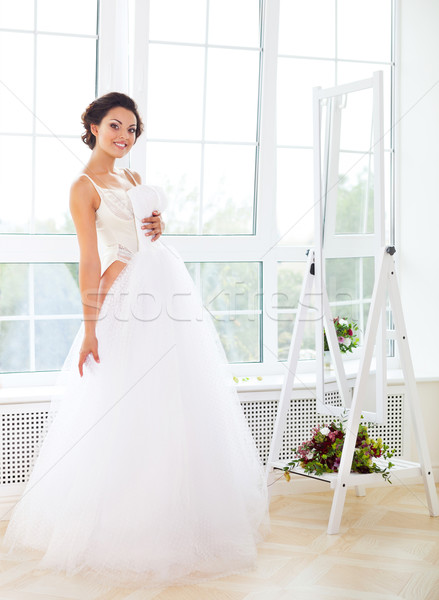 Mooie jurk winkel jonge vrouw bloem Stockfoto © dashapetrenko