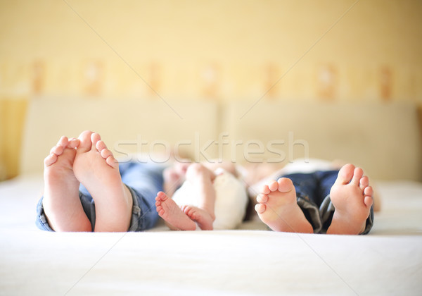 [[stock_photo]]: Trois · soeurs · pieds · vacances · bonheur