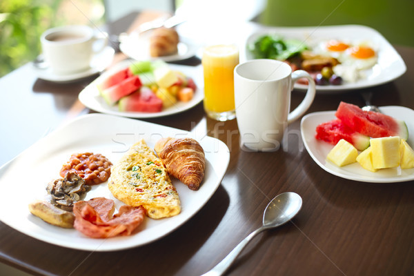 Morgen Frühstück Kaffee Familie Eier Früchte Stock foto © dashapetrenko