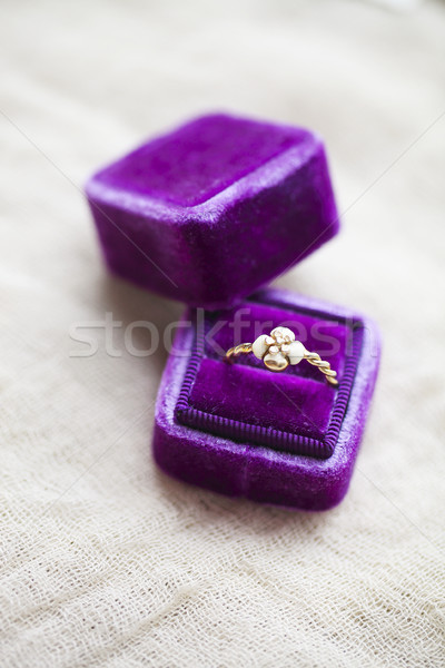 [[stock_photo]]: Bague · de · fiançailles · boîte · gris · femme · mariage · cadeau