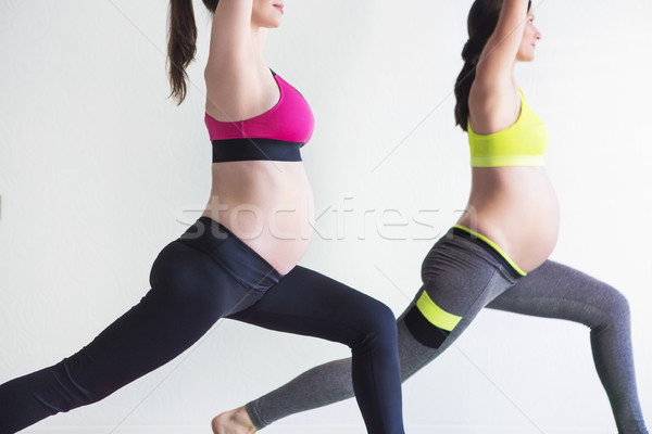 Zwei jungen schwanger Frauen Fitness Frau Stock foto © dashapetrenko