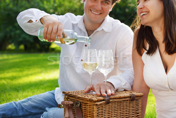 Stockfoto: Jonge · gelukkig · paar · genieten · bril · witte · wijn