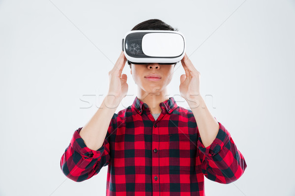 Jóvenes Asia hombre virtual realidad Foto stock © deandrobot