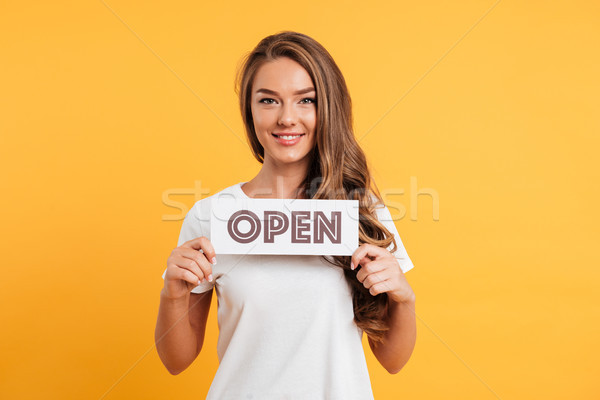 Foto stock: Retrato · sorridente · satisfeito · menina · abrir · a · porta