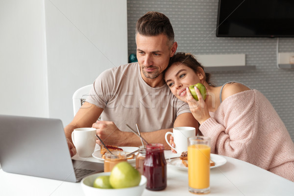 Foto d'archivio: Soddisfatto · amorevole · Coppia · colazione · seduta · tavola